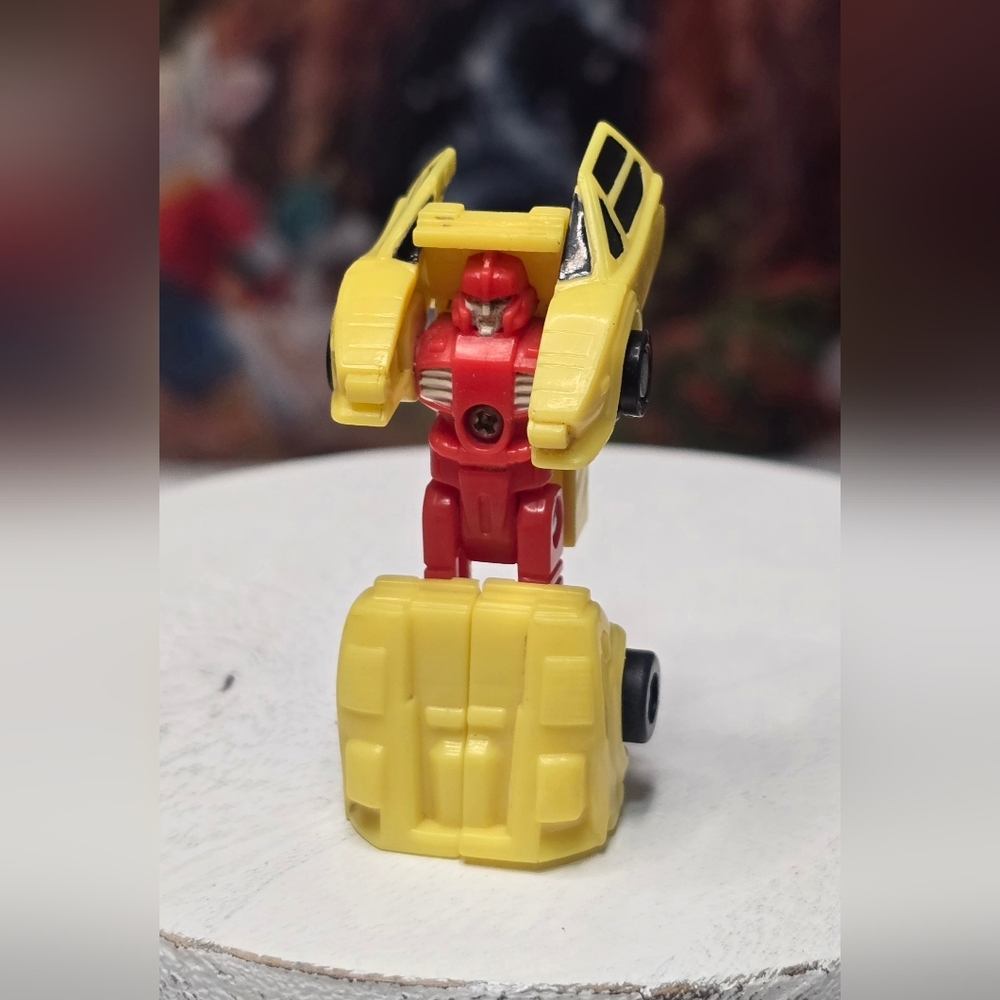 Transformers G1 Free Wheeler  Micromasters Race Car [ Read Details ]